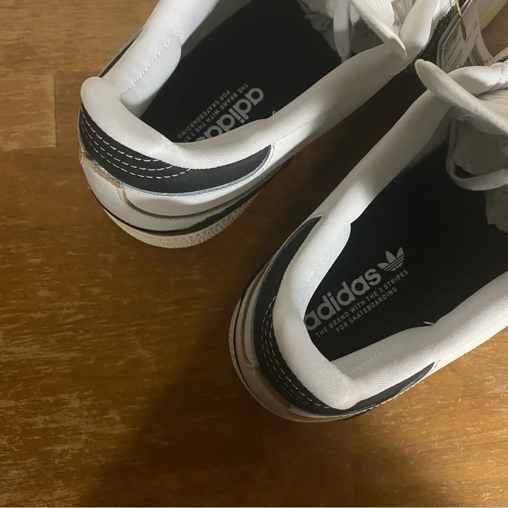 adidas dennis busenitz White Leather Black Off White Skateboarding - Size 9.5